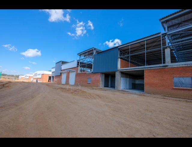 290M² WAREHOUSE TO LET IN LINBRO PARK