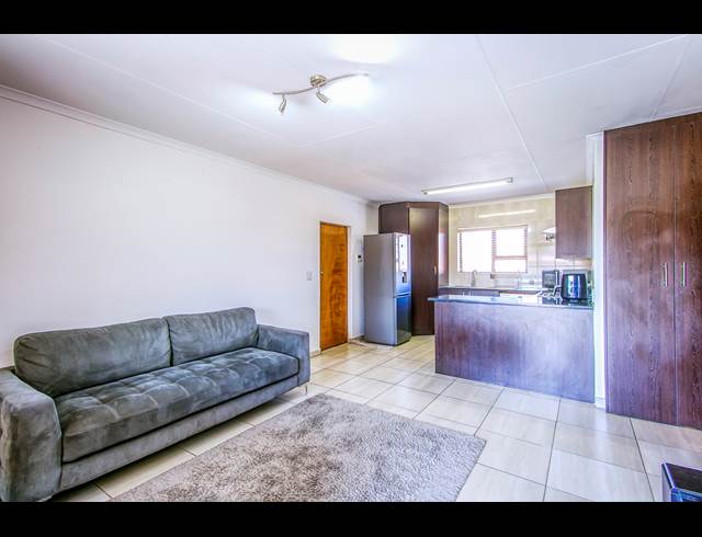 2 BEDROOM APARTMENT RENTED IN HONEYDEW