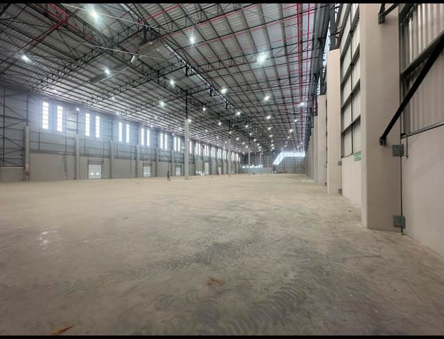 7,282M² WAREHOUSE TO LET IN JET PARK