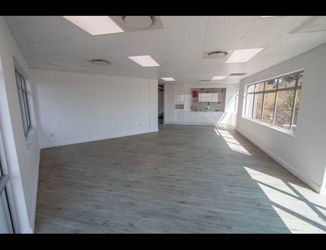 2,000M² OFFICE TO LET IN SANDOWN