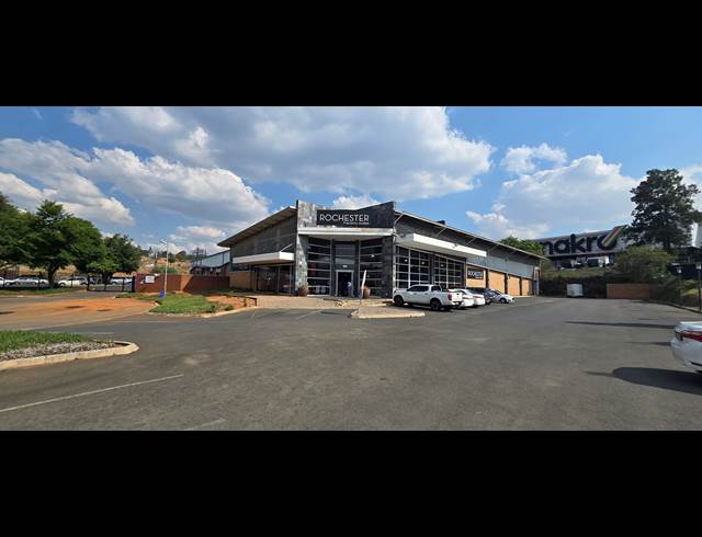 1,200M² SHOWROOM TO LET IN STRUBENSVALLEI