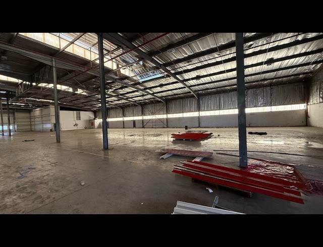3,500M² WAREHOUSE TO LET IN SPRINGFIELD PARK