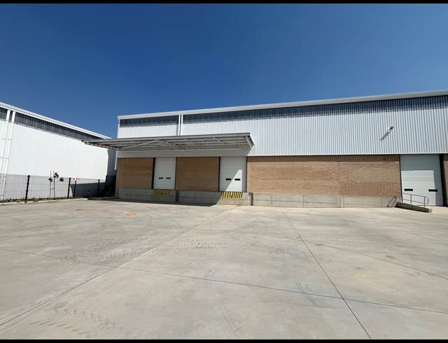 2,208M² WAREHOUSE TO LET IN AIRPORT PARK
