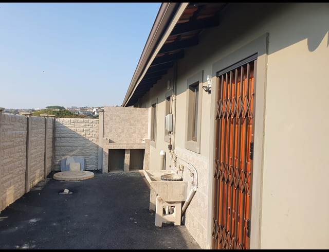 2 bed property to rent in WHETSTONE