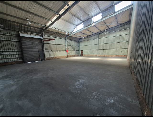 400M² FACTORY TO LET IN BENROSE