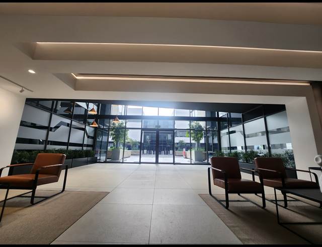 349M² OFFICE TO LET IN VORNA VALLEY