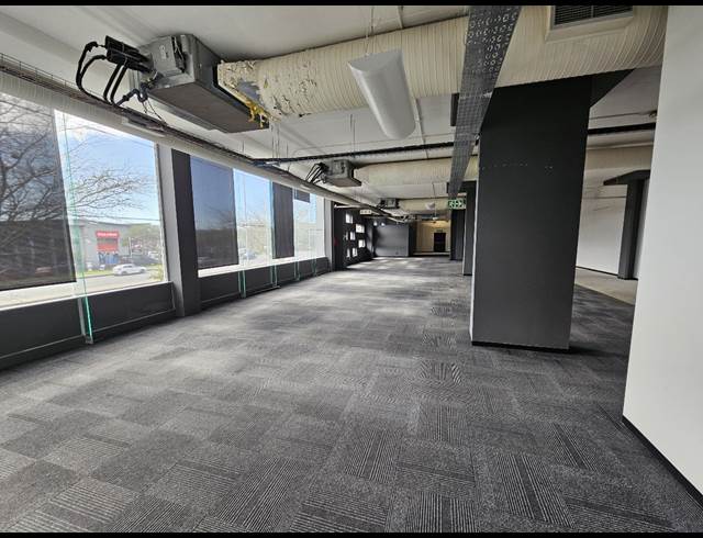 860M² OFFICE TO LET IN PAARDEN EILAND
