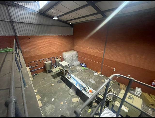 365M² WAREHOUSE TO LET IN THETA