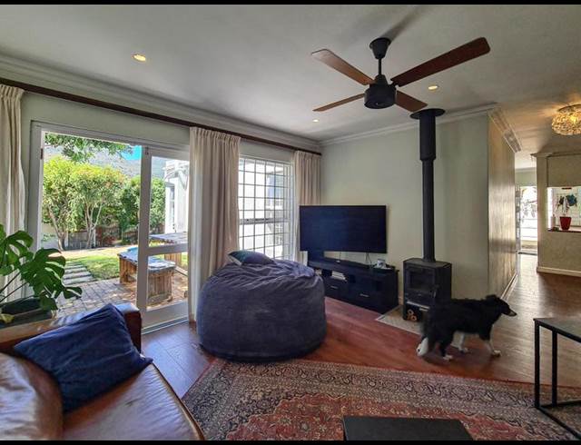 3 BEDROOM PROPERTY TO RENT IN HOUT BAY CENTRAL