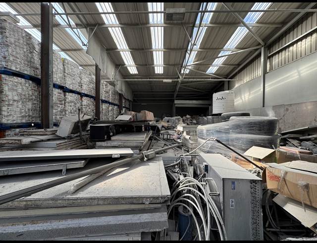 1,300M² WAREHOUSE TO LET IN INDUSTRIA WEST