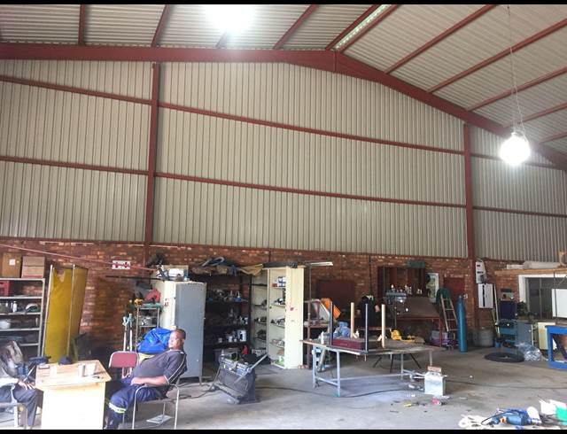 430M² WAREHOUSE TO LET IN ANDERBOLT