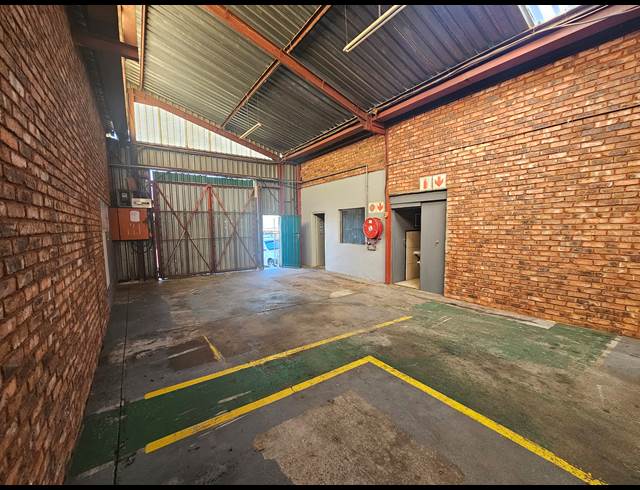 150M² FACTORY TO LET IN ANDERBOLT