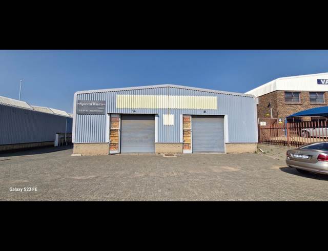 500M² WAREHOUSE TO LET IN CITY & SUBURBAN