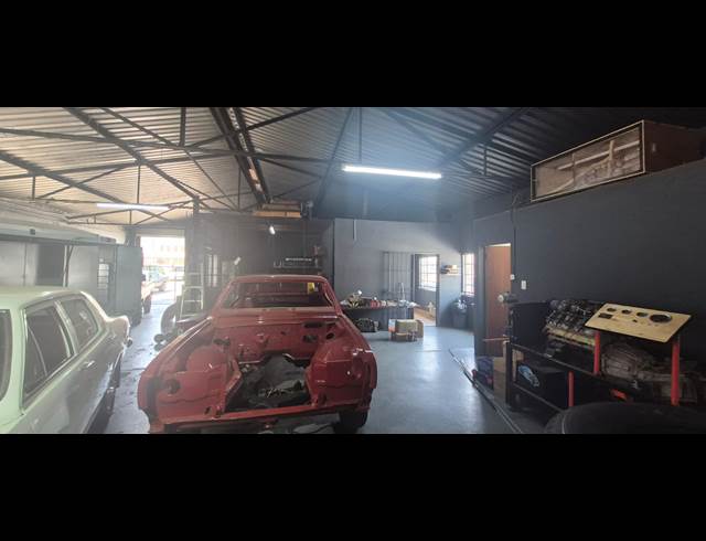 566M² WAREHOUSE TO LET IN ANDERBOLT