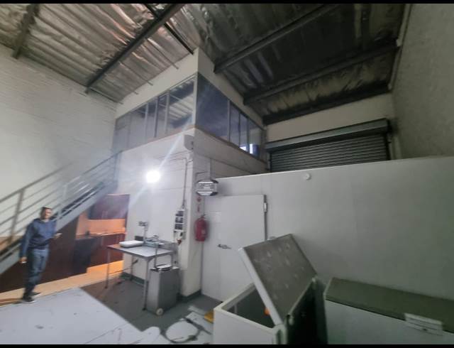 198M² WAREHOUSE TO LET IN CITY DEEP