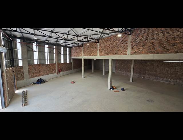 693M² WAREHOUSE TO LET IN LANSERIA