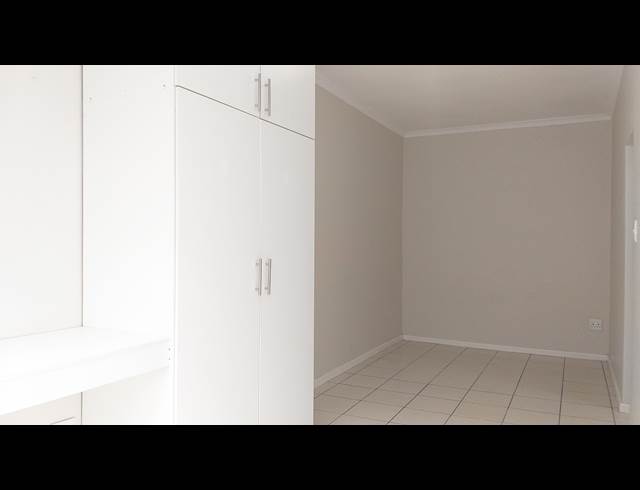 2 bed property to rent in SCHOTSCHE KLOOF