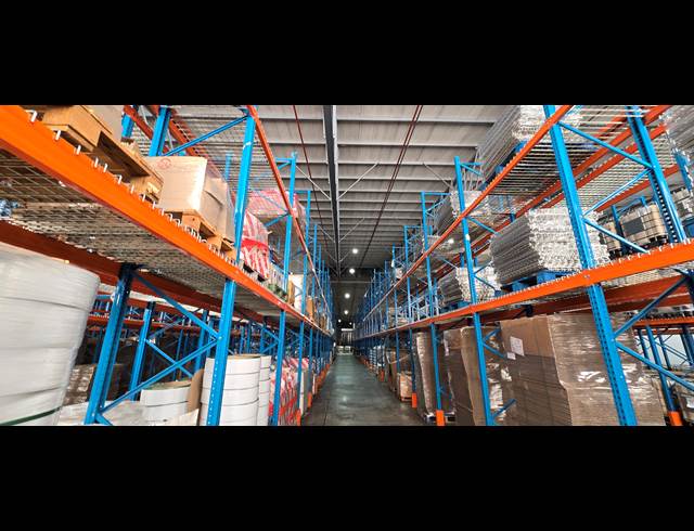 3,800M² WAREHOUSE TO LET IN NORTH RIDING