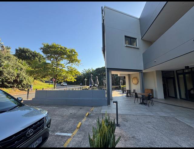 80M² RESTAURANT TO LET IN WILLARD BEACH