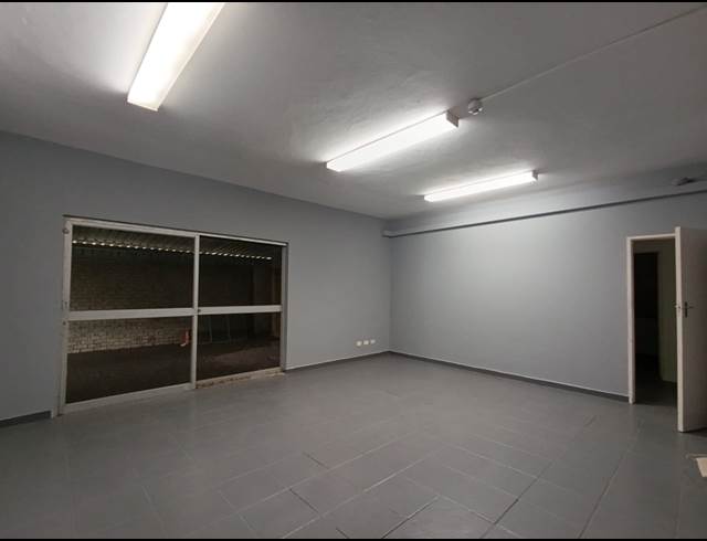 1,540M² WAREHOUSE TO LET IN WESTMEAD