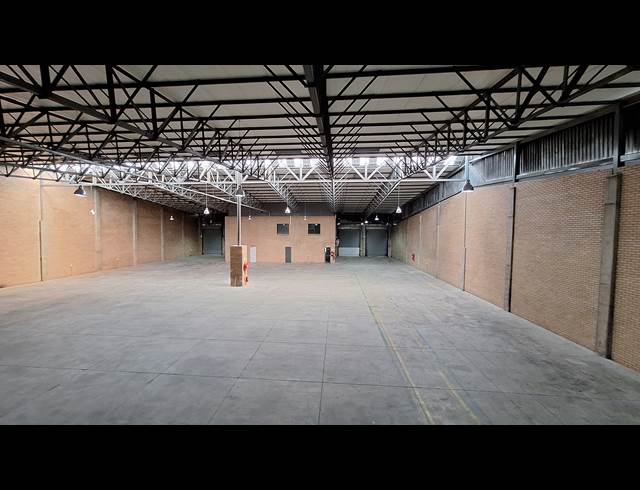 2,418M² WAREHOUSE TO LET IN NORTH RIDING