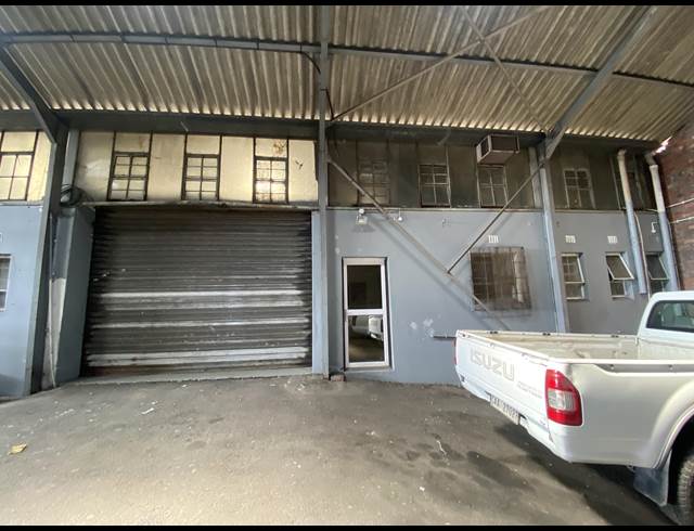 360M² WAREHOUSE TO LET IN LANSDOWNE