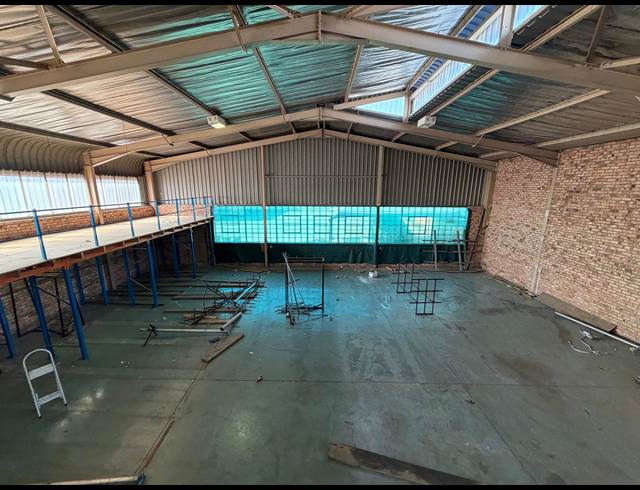 450M² WAREHOUSE TO LET IN HALFWAY HOUSE