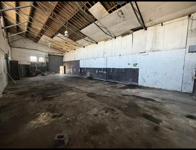 190M² WAREHOUSE TO LET IN PRIMROSE PARK
