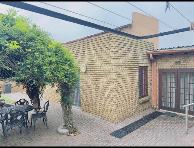 2 bed property to rent in CHRISVILLE