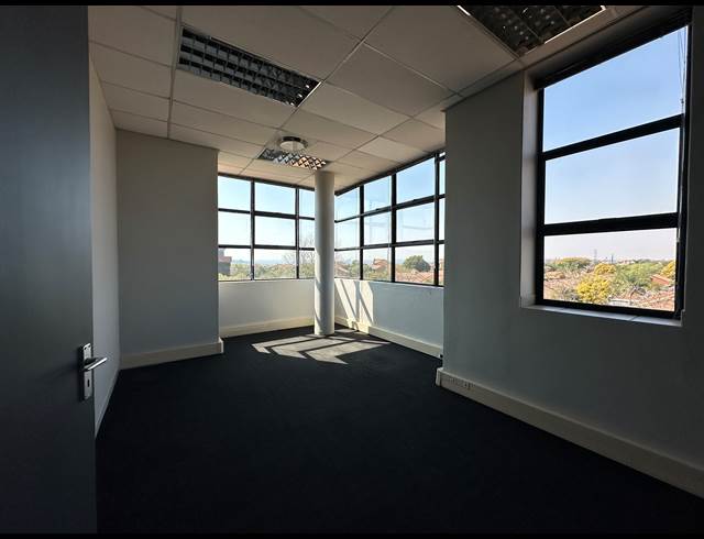 142.10M² OFFICE TO LET IN HIGHVELD TECHNOPARK