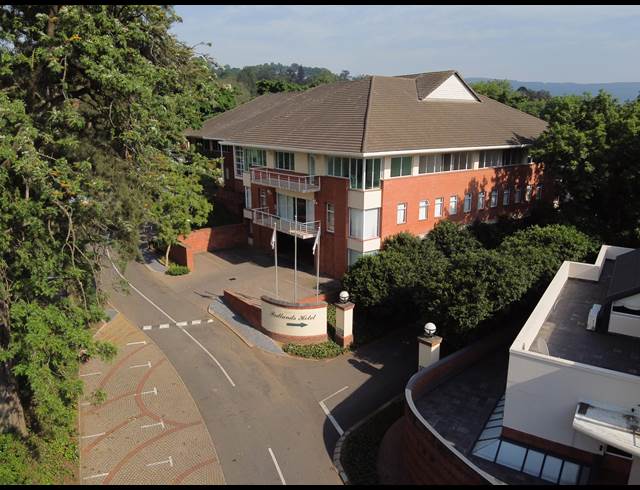 1,968M² OFFICE TO LET IN TOWN HILL