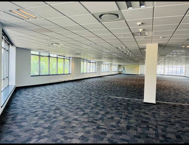 4,100M² OFFICE TO LET IN WATERFALL