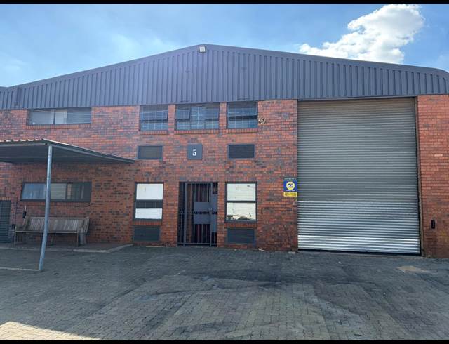 488M² WAREHOUSE TO LET IN PROLECON