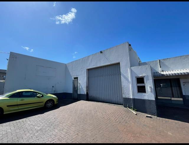 135M² WAREHOUSE TO LET IN PAROW INDUSTRIAL