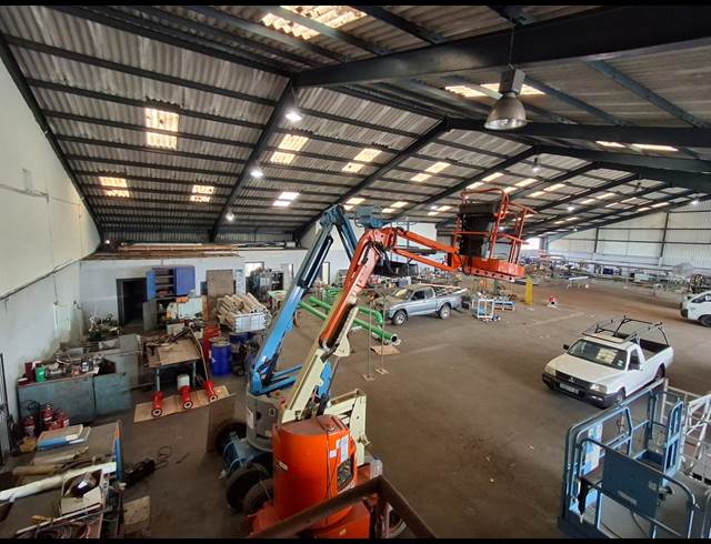 1,800M² WAREHOUSE TO LET IN WOODBROOK