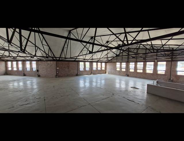 900M² WAREHOUSE TO LET IN SELBY