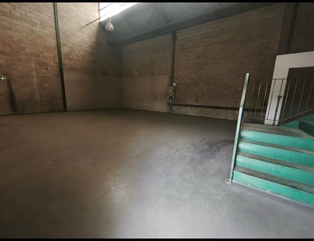 183M² WAREHOUSE TO LET IN ROBERTVILLE