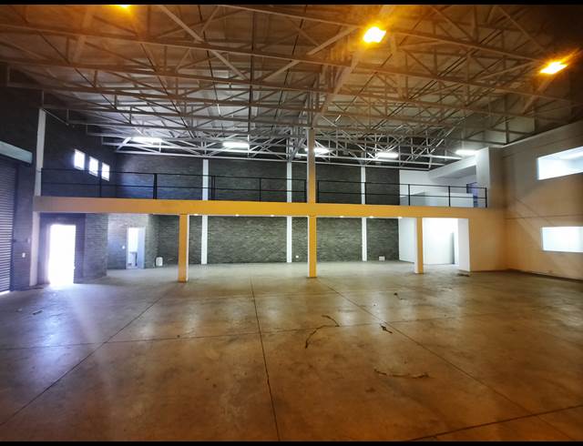 550M² WAREHOUSE TO LET IN STORMILL