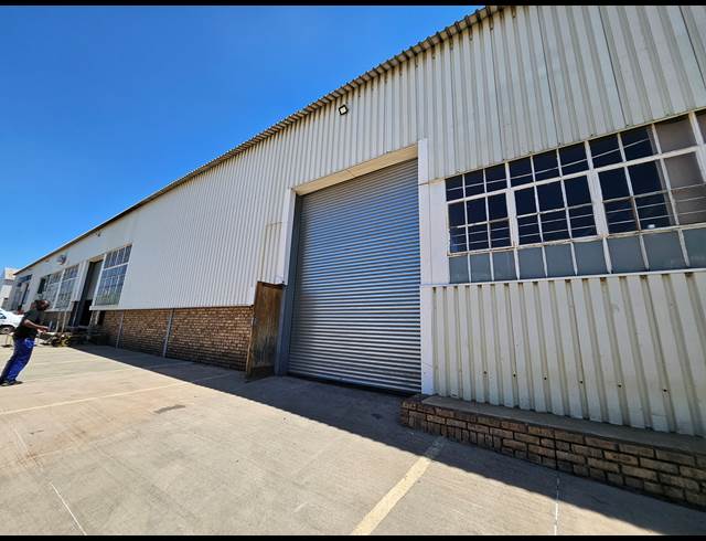 375M² WAREHOUSE TO LET IN ROSSLYN
