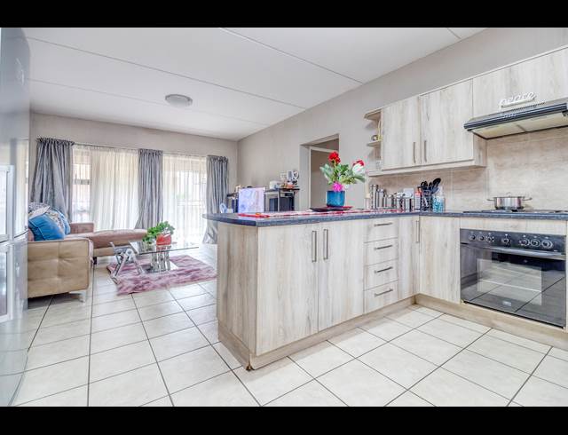 2 BEDROOM APARTMENT TO LET IN WILGEHEUWEL