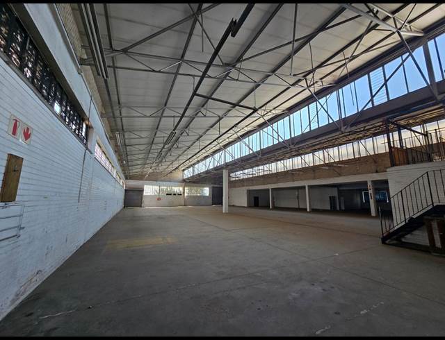 1,972M² WAREHOUSE TO LET IN BENROSE