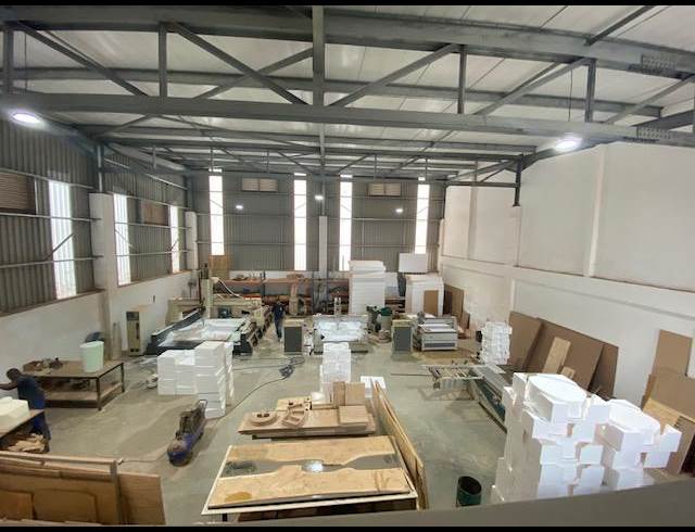 375M² WAREHOUSE TO LET IN CORNUBIA