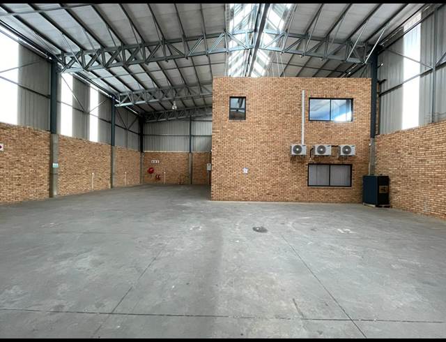 470M² WAREHOUSE TO LET IN HONEYDEW