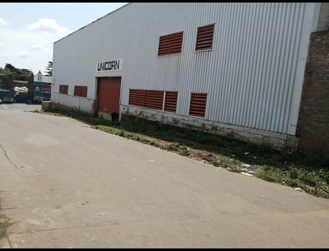 818M² WAREHOUSE TO LET IN CITY WEST