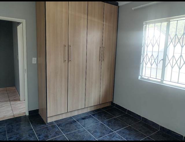 2 bed property to rent in CROWN GARDENS