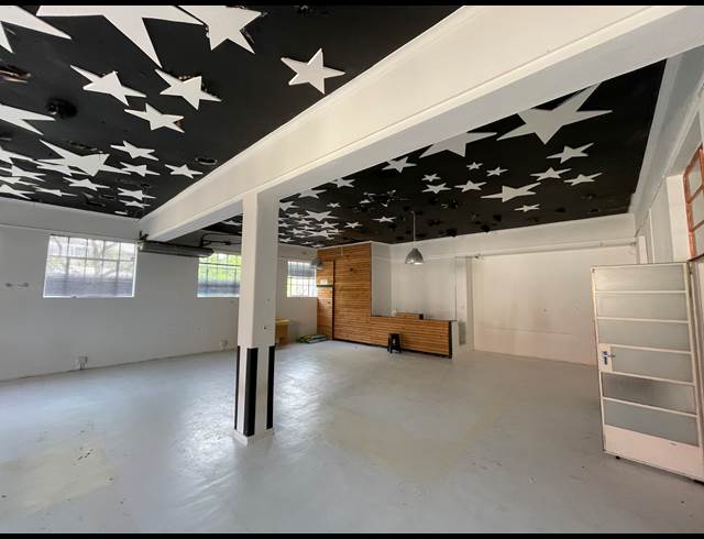 500M² FULL FLOOR TO LET IN GARDENS