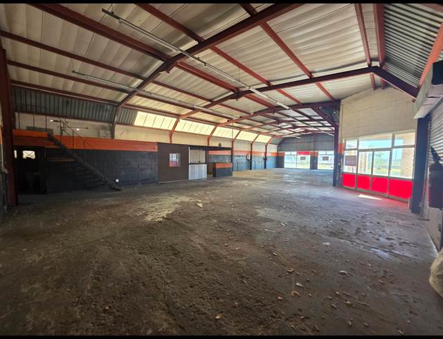 400M² WAREHOUSE TO LET IN SOMERSET WEST BUSINESS PARK