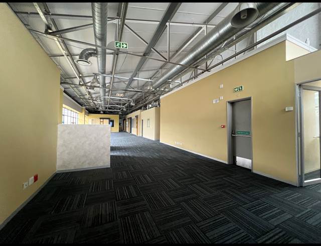 1,207M² OFFICE TO LET IN ROSEBANK