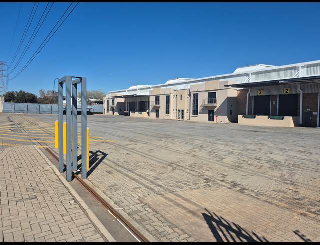 4,989.10M² WAREHOUSE TO LET IN GOSFORTH PARK
