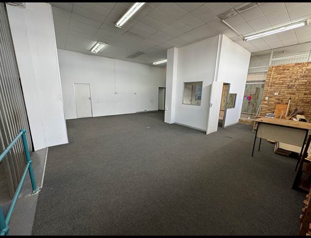 Business property to rent in FAIRVIEW